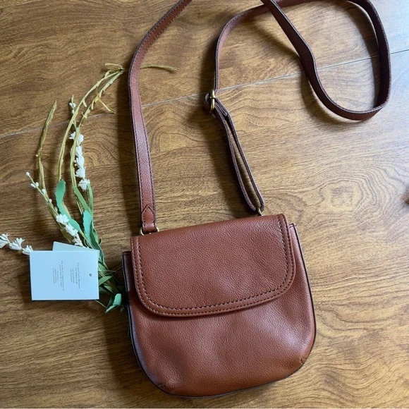 Fossil NWT Women’s Medium Brown Leather Convertible Fannie Mini Crossbody bag